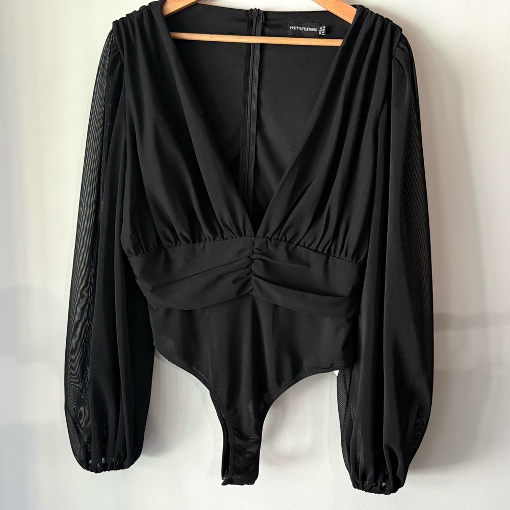 PrettyLittleThing Black Mesh Long Sleeve Bodysuit Deep V Ruched Waist Size Large